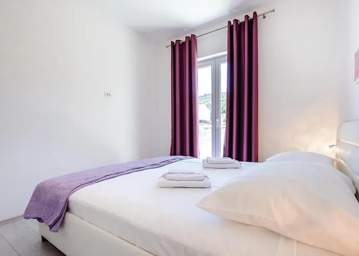 One-bedroom In 아파트 *