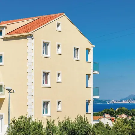 Apartment One-bedroom In Cavtat